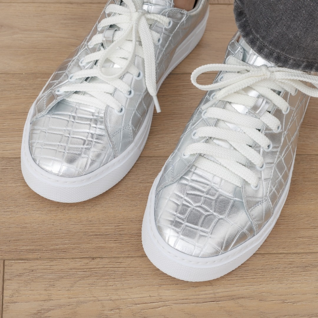 На фото стильные кеды Laura Potti для чувствительной кожи стопы, артикул 4109