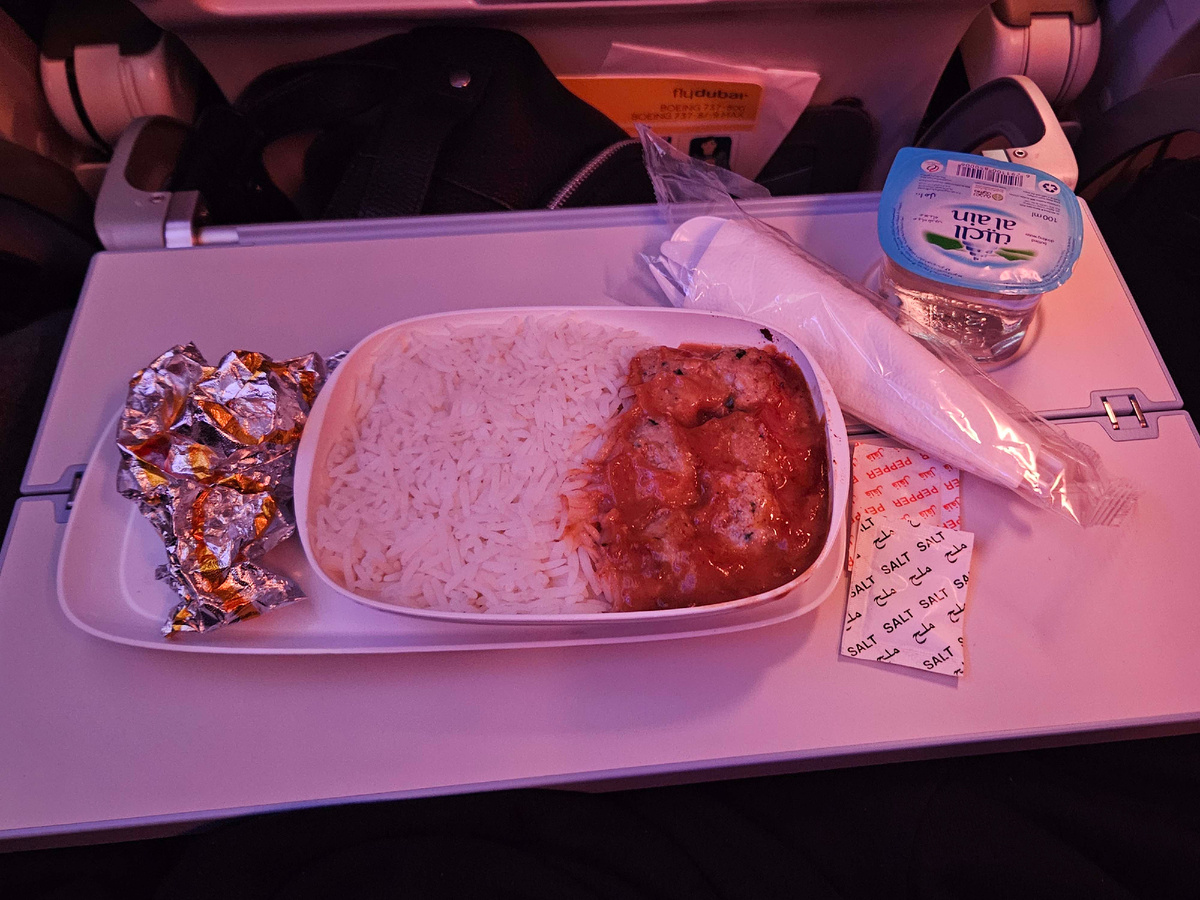 Рис с  курицей и вода. Из личного архива@Галина Терпицкая,2025