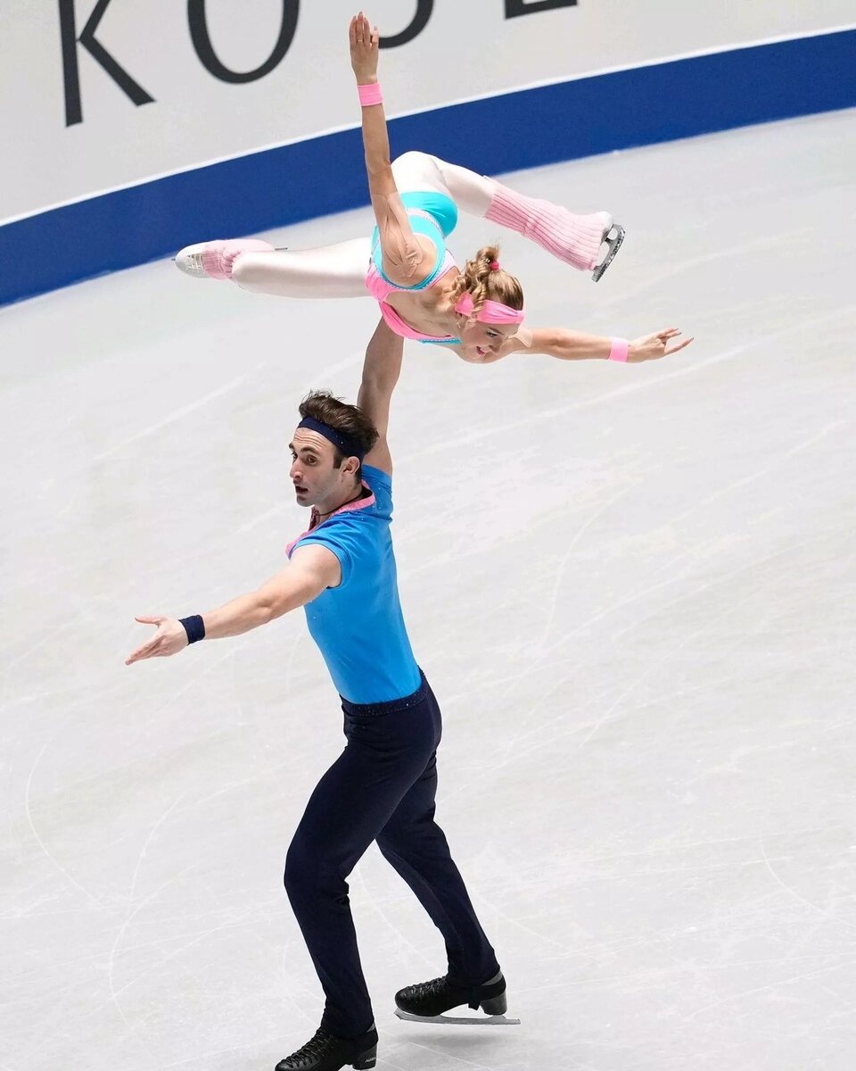 Фигуристы Анастасия Метелкина и Лука Берулава