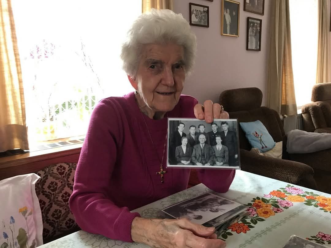 Анна Хакль и памятное фото 13 мая 1945-го.