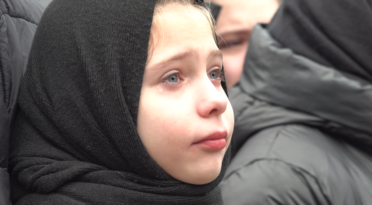 Погиб старший брат... Виктор.