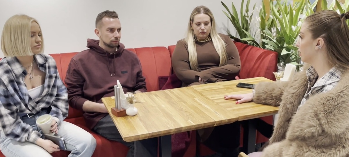 Элина, Вадим, Лена и Катя (фото из эфира на «Okko»)