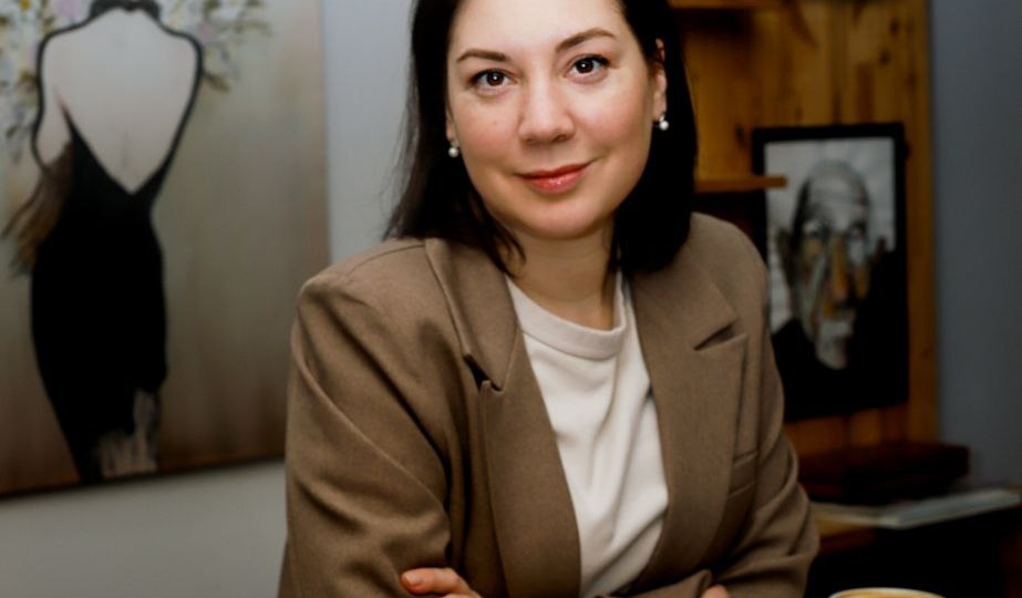 Тебе уже давно за 30,40, а мама до сих пор указывает как жить.