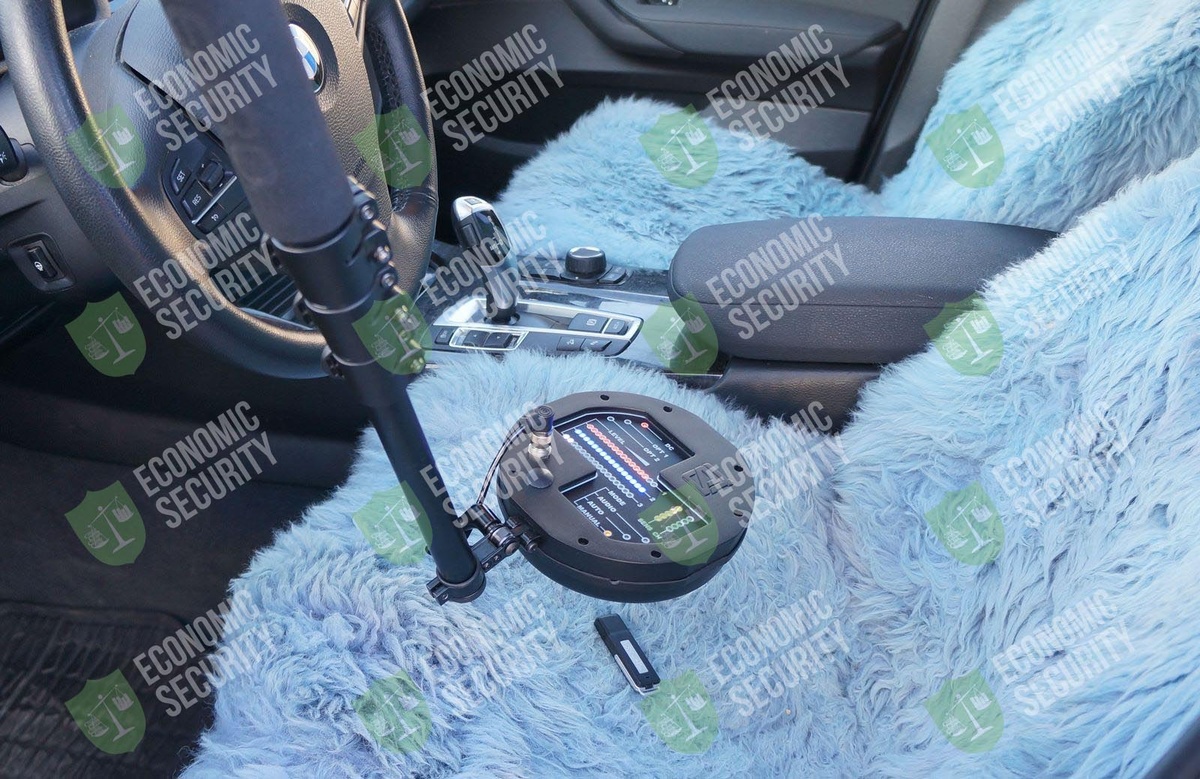    Как найти жучка в машине и остаться в безопасности