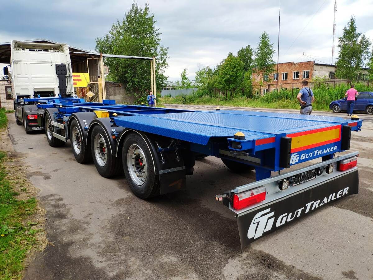 Четырехосный полуприцеп-контейнеровоз Гут Трейлер CSA-544A