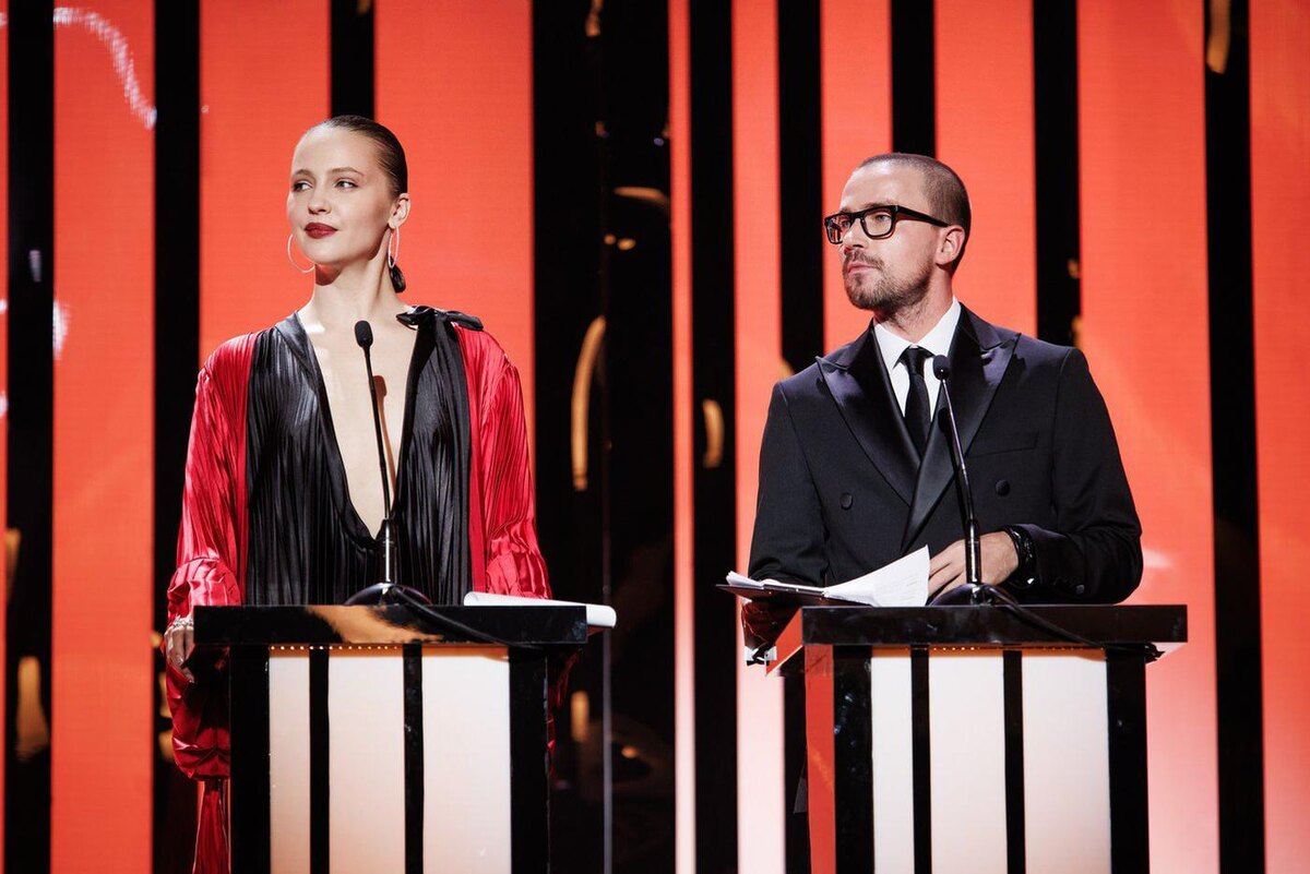 Александр Петров и Юлия Хлынина руководили полётом "Золотых орлов" на "Мосфильме". Предоставлено организаторами