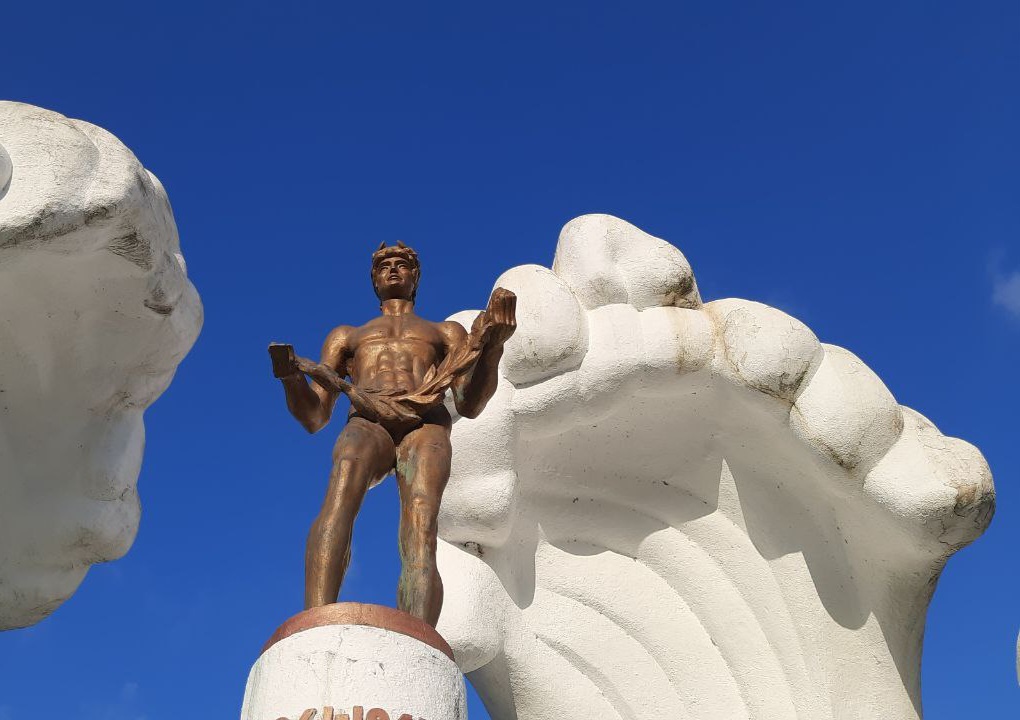 Часть монумента. Грузия 