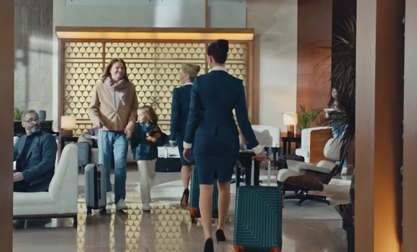 МАликов с сыном зарабатывют в аэропорту