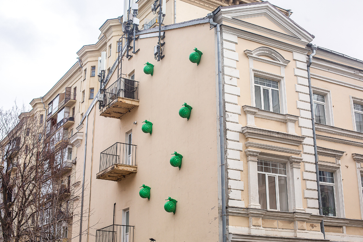 "Дом с улитками и сурикатами ". Детали. Москва. Фото автора статьи