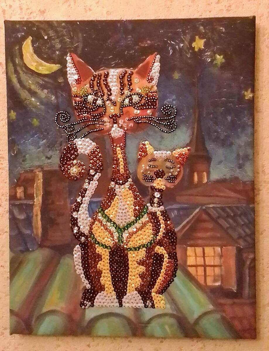 Пайетки, бусины и бисер. 