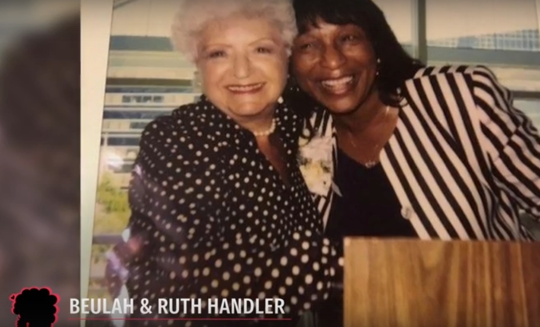 Кадр из фильма "Темнокожая Барби" 2023