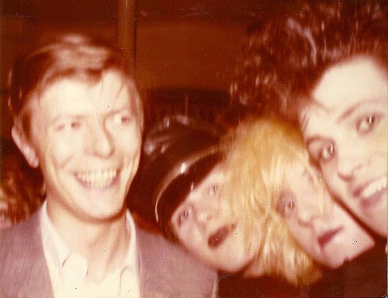 Боуи в клубе Blitz, 1980 год: Расс Уильямс, Джон Локвуд и Энди Буллед на снимке Томми Кроули