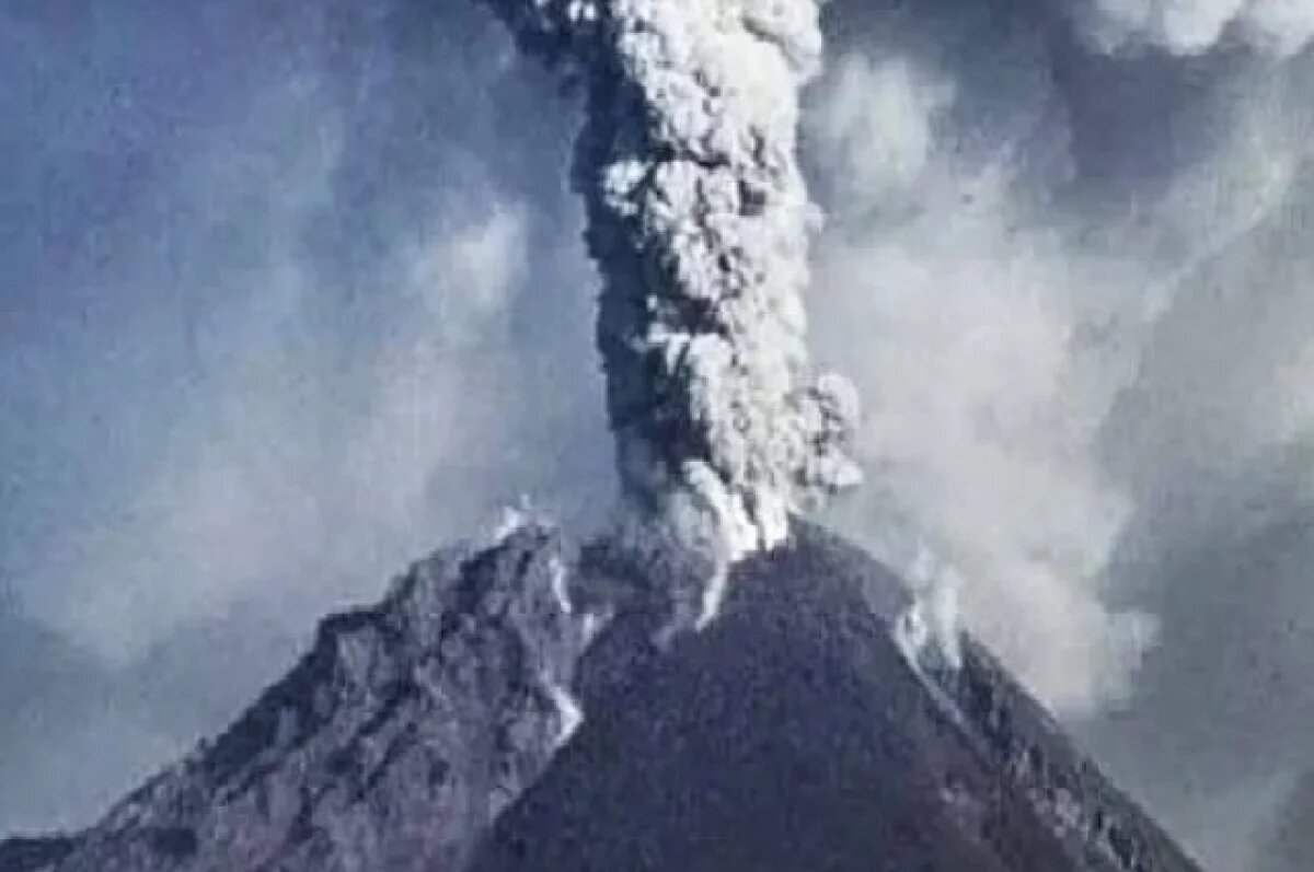    На Камчатке проверят готовность к сильному извержению вулкана Безымянного