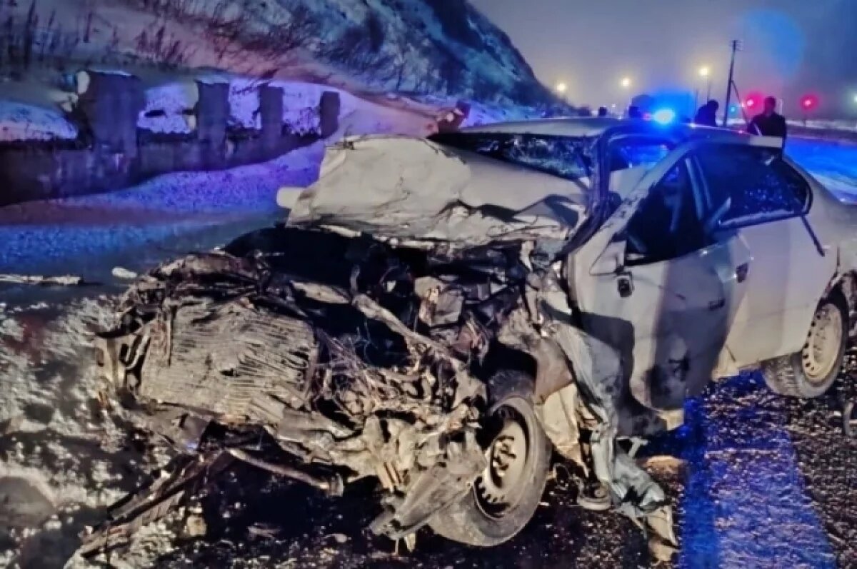    Пять человек пострадали в столкновении двух иномарок в Холмске