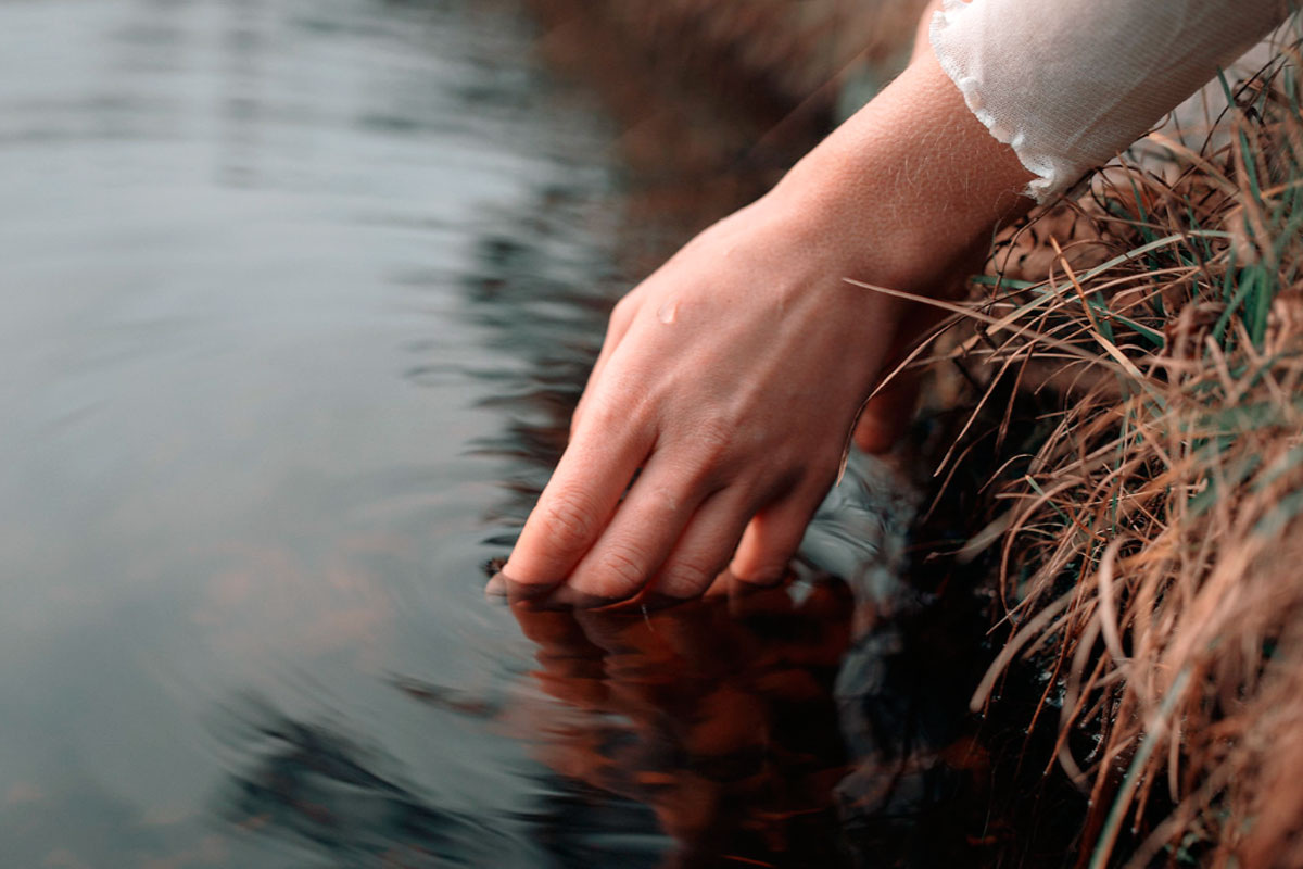 Человек, который противостоит своей тени, знает, что всё неправильное в мире происходит в нём самом