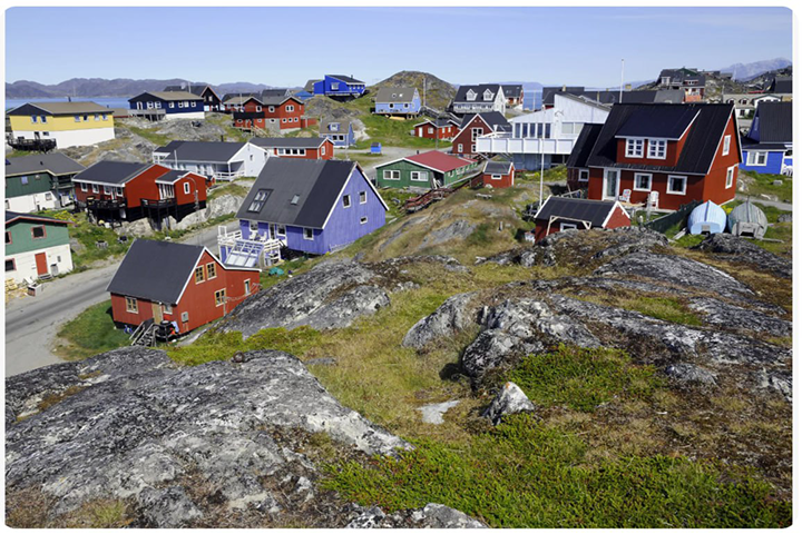    Городок Нуук - столица Гренландии. Фото: global-geography.org