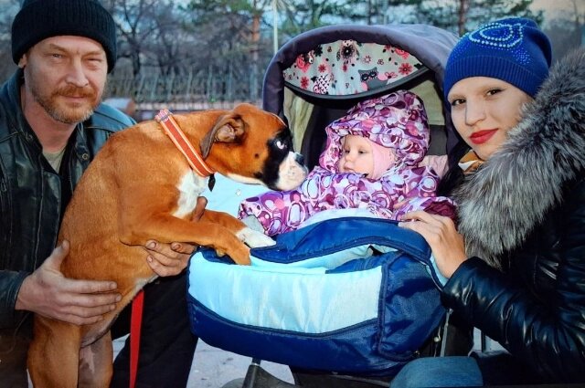    Леонид Н. и Оксана Н. с дочерью. Фото: Предоставлено героем публикации «АиФ-Дальинформ»