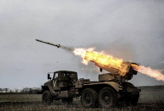    Работа реактивной системы залпового огня (РСЗО) «Град»