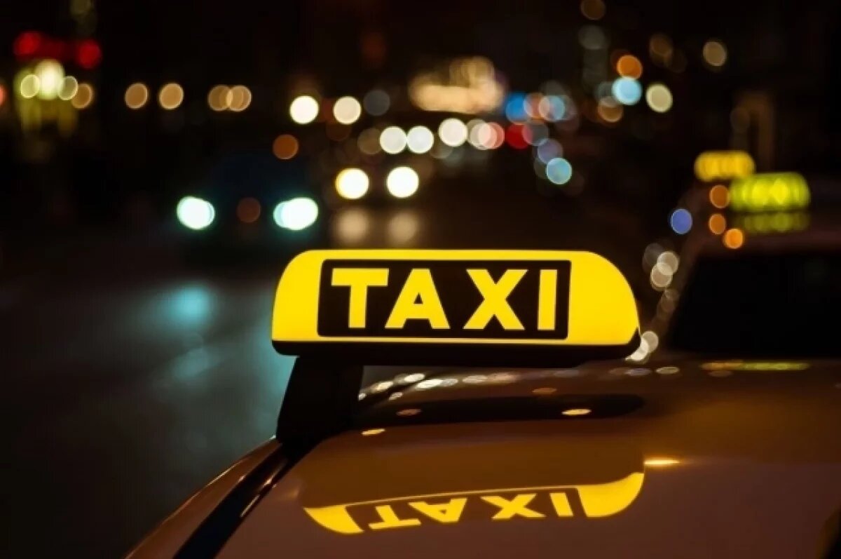    В Томске таксиста оштрафовали за езду по тротуару