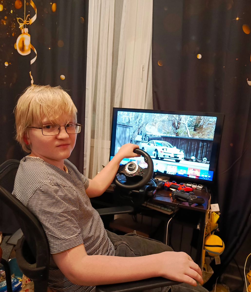 Сын с нашим подарком