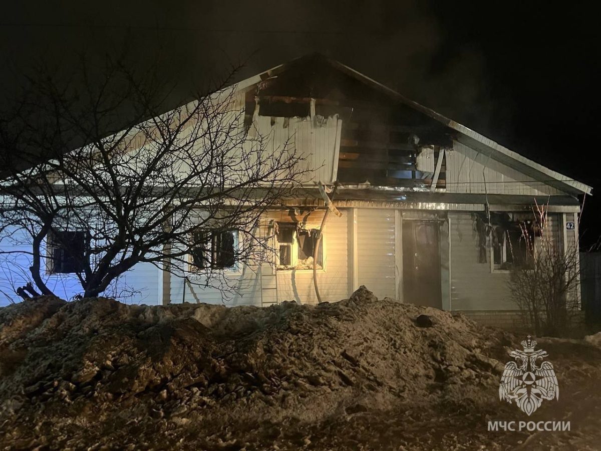    Пожар произошел в квартире в частном доме на улице Октябрьской