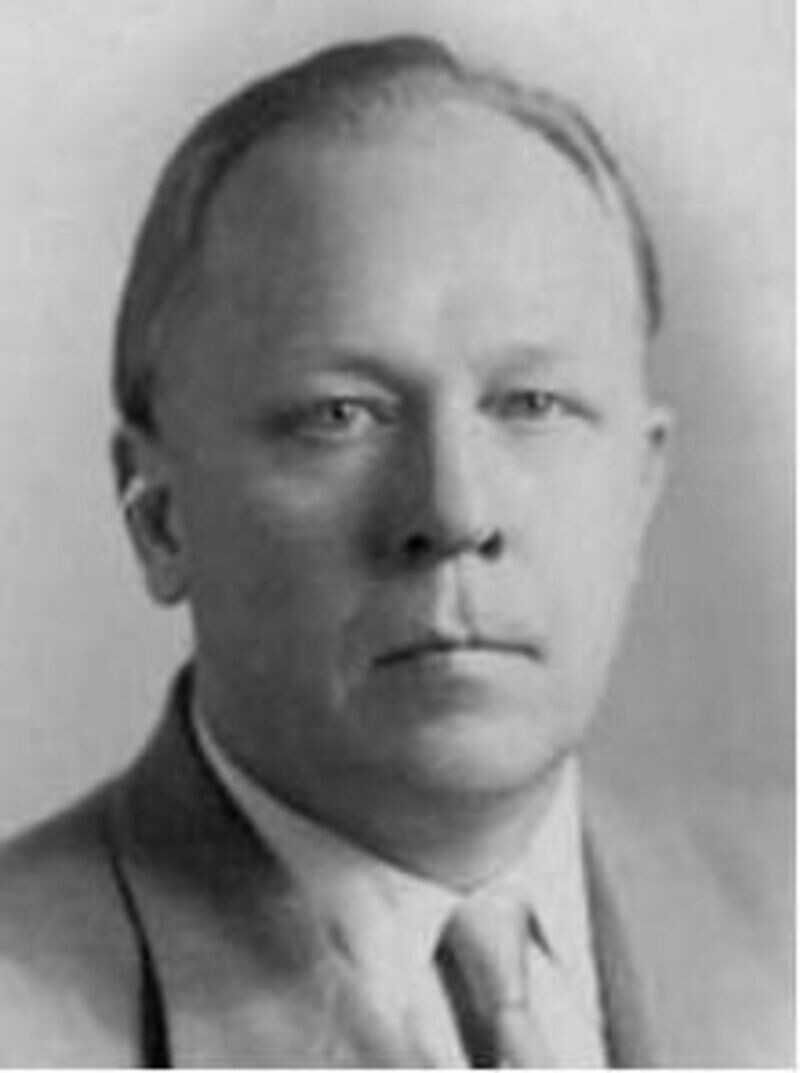 Столкновение  с Б.Н. в связи с докладом об МКД, который мы ему подготовили (для  «сборов» идеологических секретарей республик). Обвинил меня в пацифизме,  в том, что за «успехами Программы мира» мы не видим, что гонка  вооружений продолжается, военные бюджеты растут (США - 83 млрд.), НАТО  продолжает маневры, совершенствует военную машину, а Помпиду нам  улыбается, интригует с американцами и поощряет антикоммунизм.