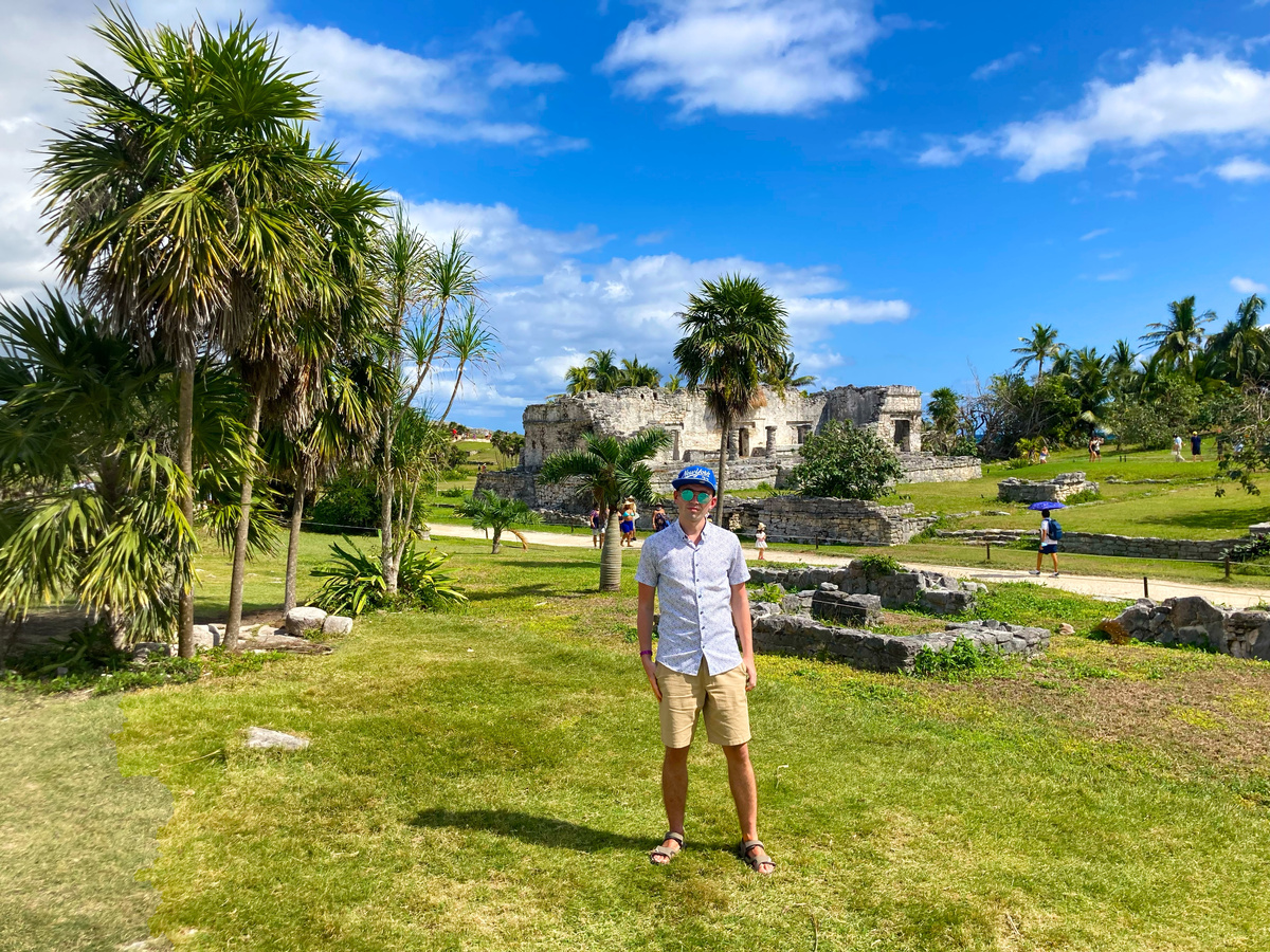 В древнем городе майя