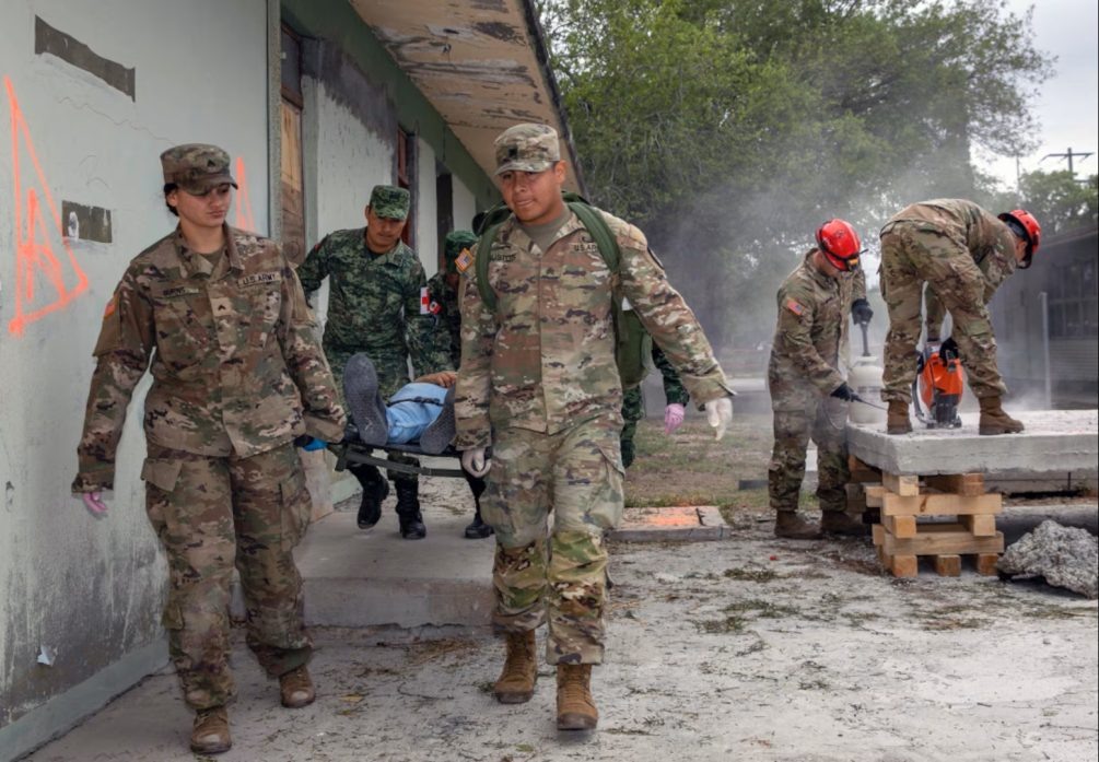    Пока Дональд Трамп ведет экономическую войну, мексиканские картели начали бои на границе с США.