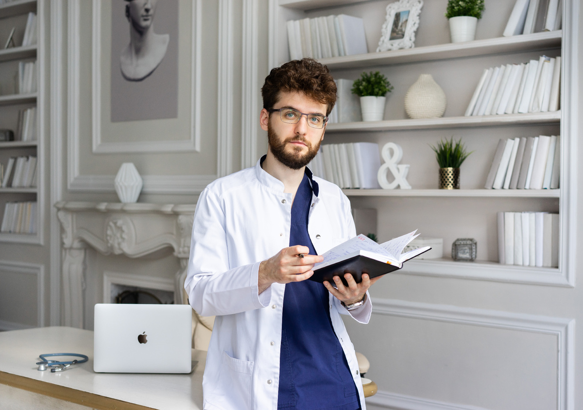 Николай Олегович Гулько врач-флеболог