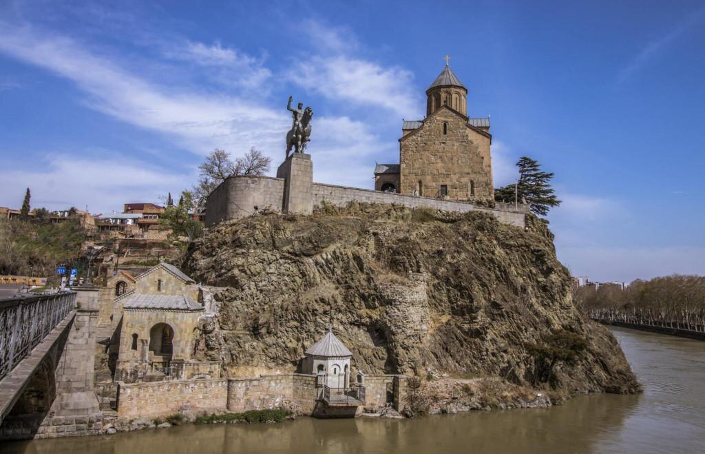 Тот самый храм Метехи