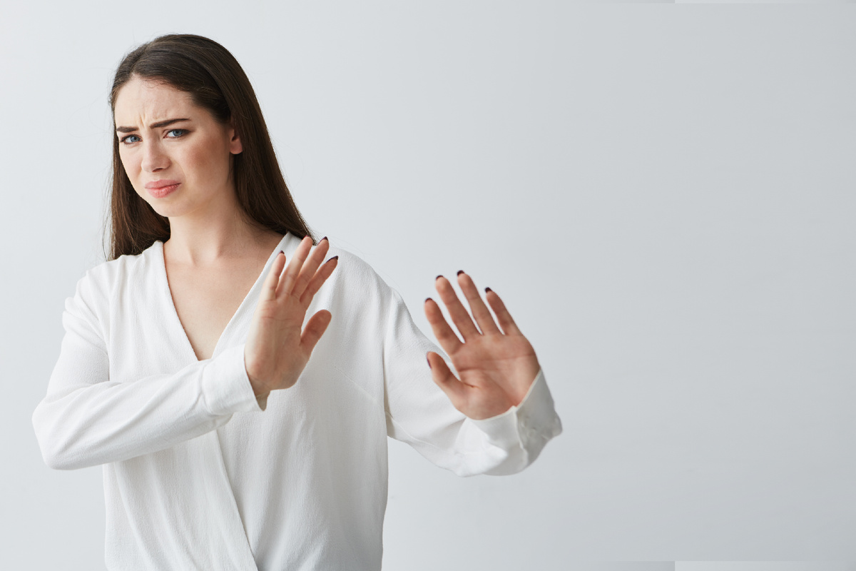 Freepik. Нельзя ругаться матом! Этим Вы разрушаете себя и близких. 