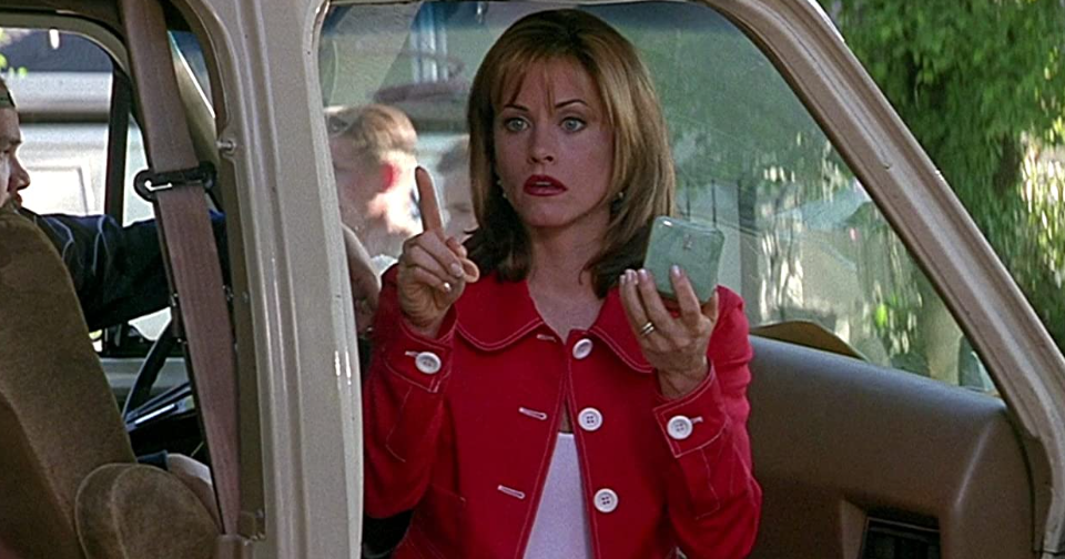 Попробовала бы Моника столько раз схлестнуться с маньяком, да ещё о каждой встрече книгу написать!