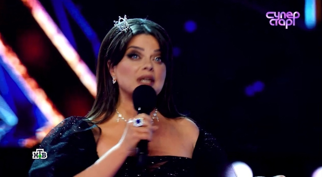 Ведущая программы Наташа Королёва. Фото скрин шот. 