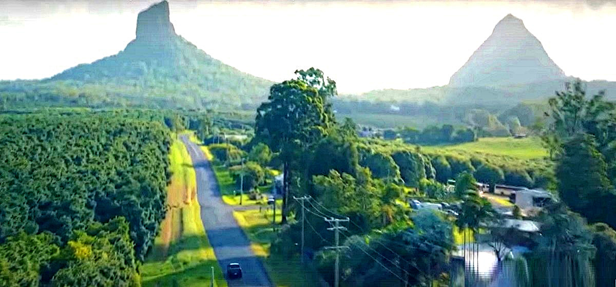 Те самые Гласс-Хаус... Кто сказал "холмы"? Вот сейчас обидно было! 