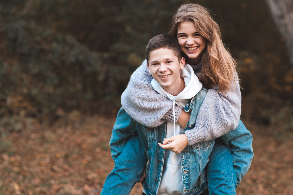 В Достависте можно заработать на классный подарок второй половинке, чтобы не просить денег у родителей.