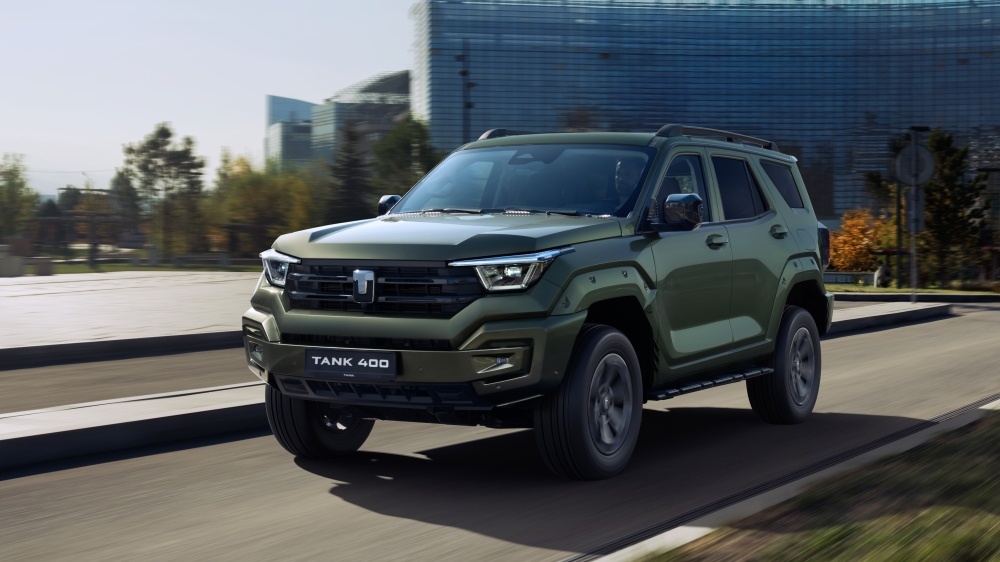 Tank 400 2025: Брутальный дизайн и впечатляющие внедорожные возможности