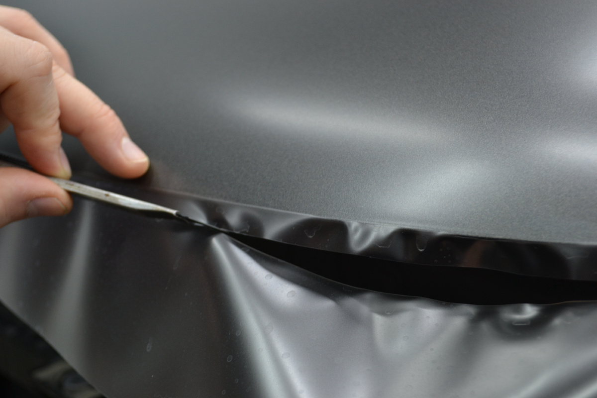 Установка матовой пленки VEGA на капот автомобиля Li9