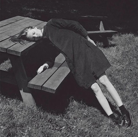 
Вспомните звук бьющейся посуды.