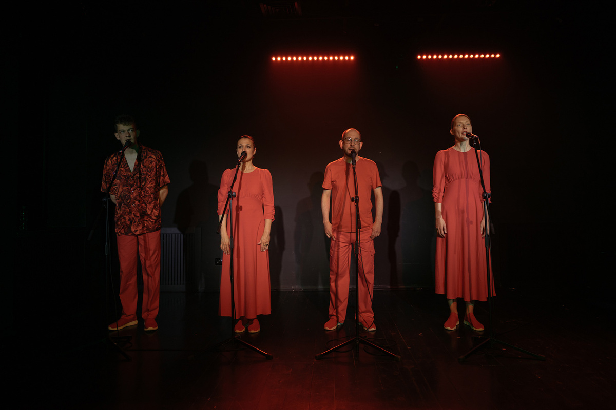    Сцена из спектакля «БродскийМаяковскийБлок»