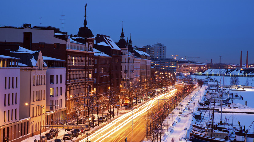    улица Похьойсеспланади в городе Хельсинки Gettyimages.ru