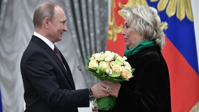     Владимир Путин и заслуженный тренер по фигурному катанию Татьяна Тарасова. kremlin.ru