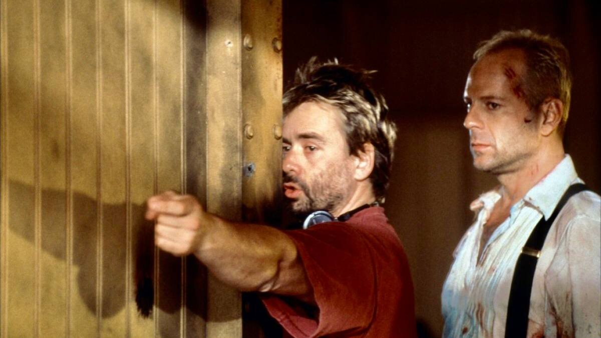 Люк Бессон и Брюс Уиллис на съёмочной площадке