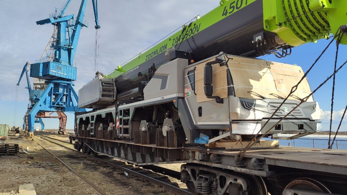 миллиметры до сверхнегабарита - Доставка крана zoomlion 450 тонн
