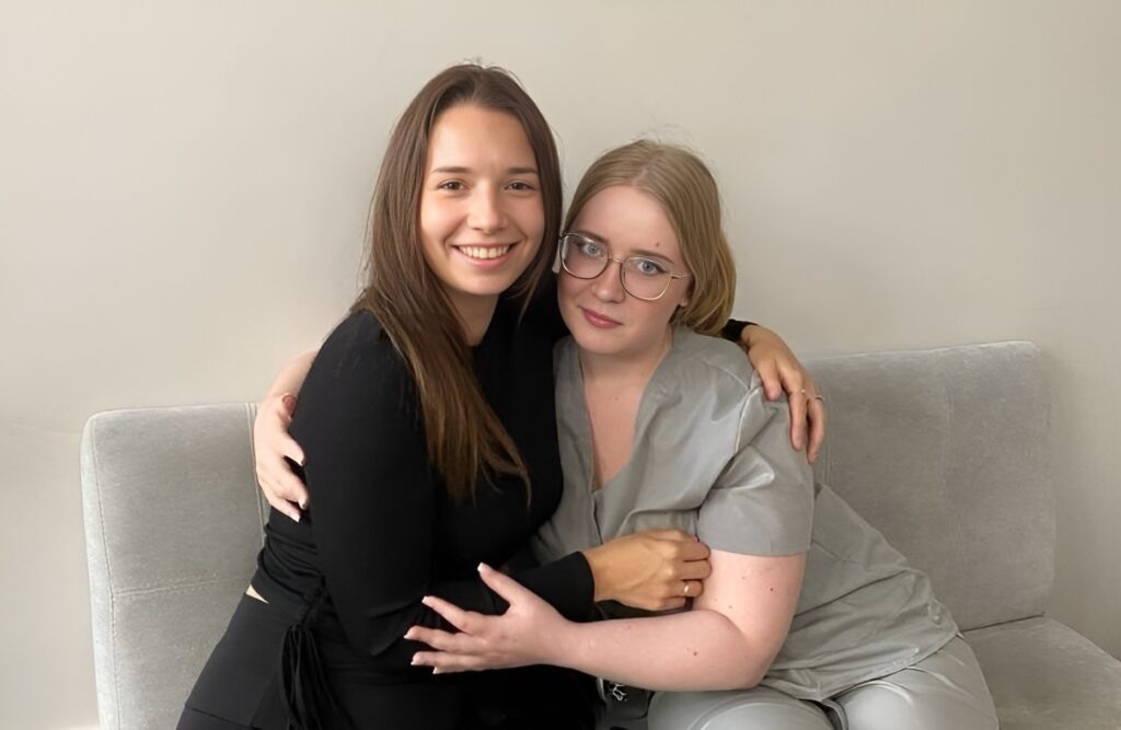 Диана с подругой до болезни