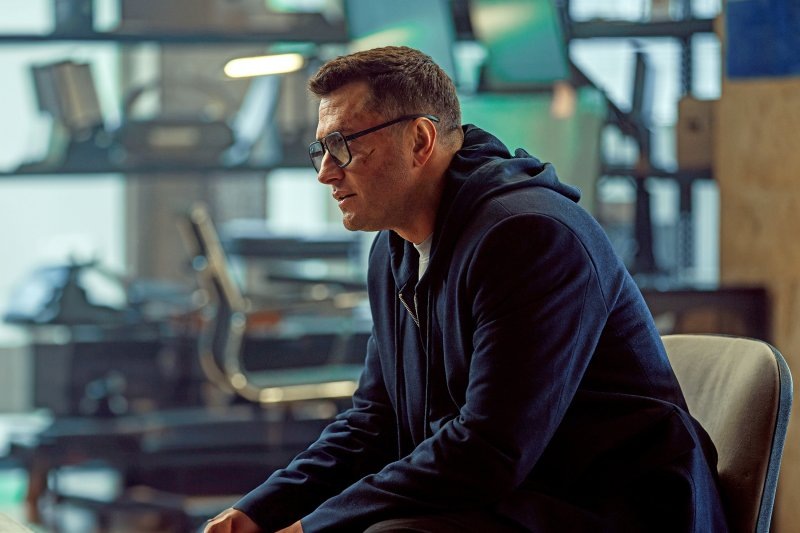 Павел Прилучный. Кадр со съемок пятого сезона сериала "Мажор"