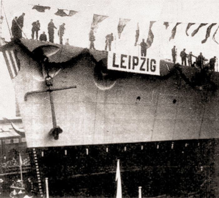 Спуск крейсера «Лейпциг» на воду, 18 октября 1929 года. Источник: vetrabotnik.narod.ru