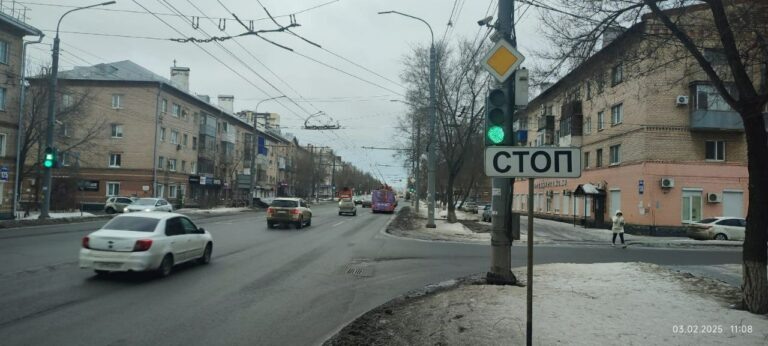    В Оренбурге восстановили работу светофоров на Победе, в Южном отремонтируют до конца дня Марина Шарт