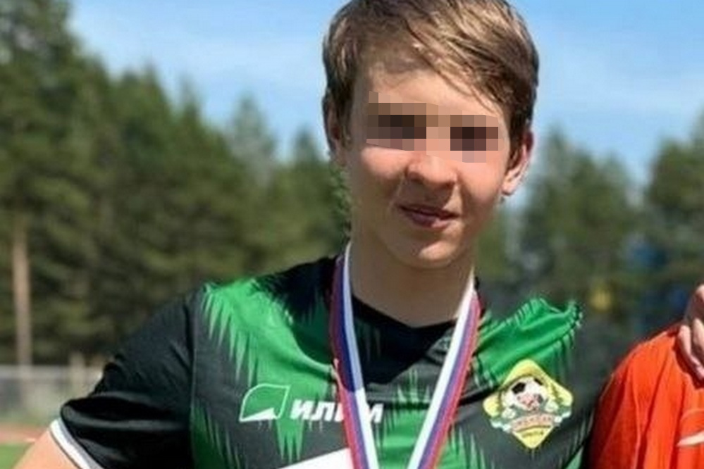 Школьник всерьез занимался футболом, но и учился хорошо. Фото: соцсети