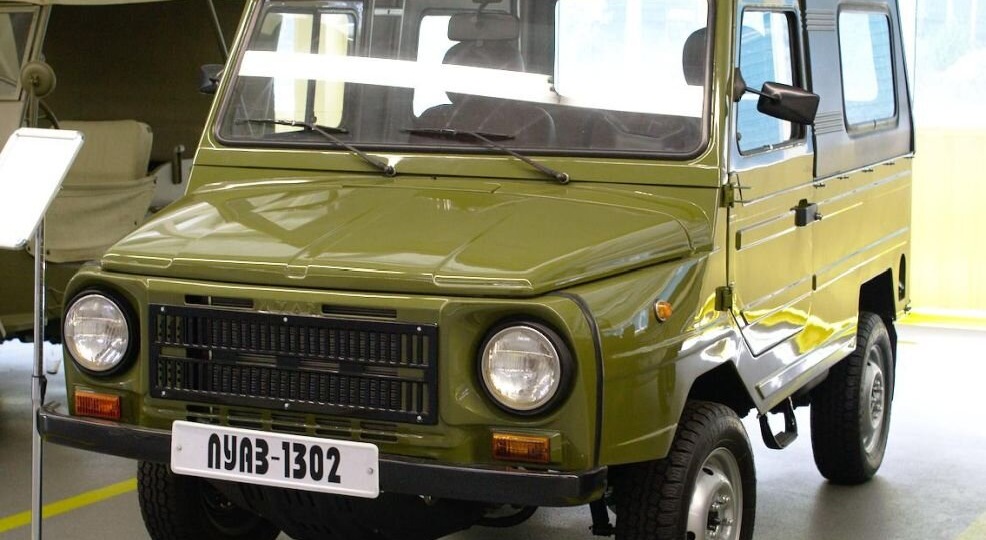 ЛуАЗ-1302