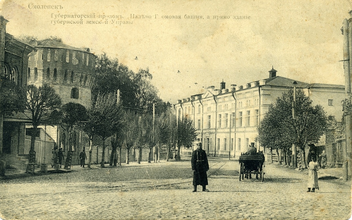 Городовой у Громовой башни